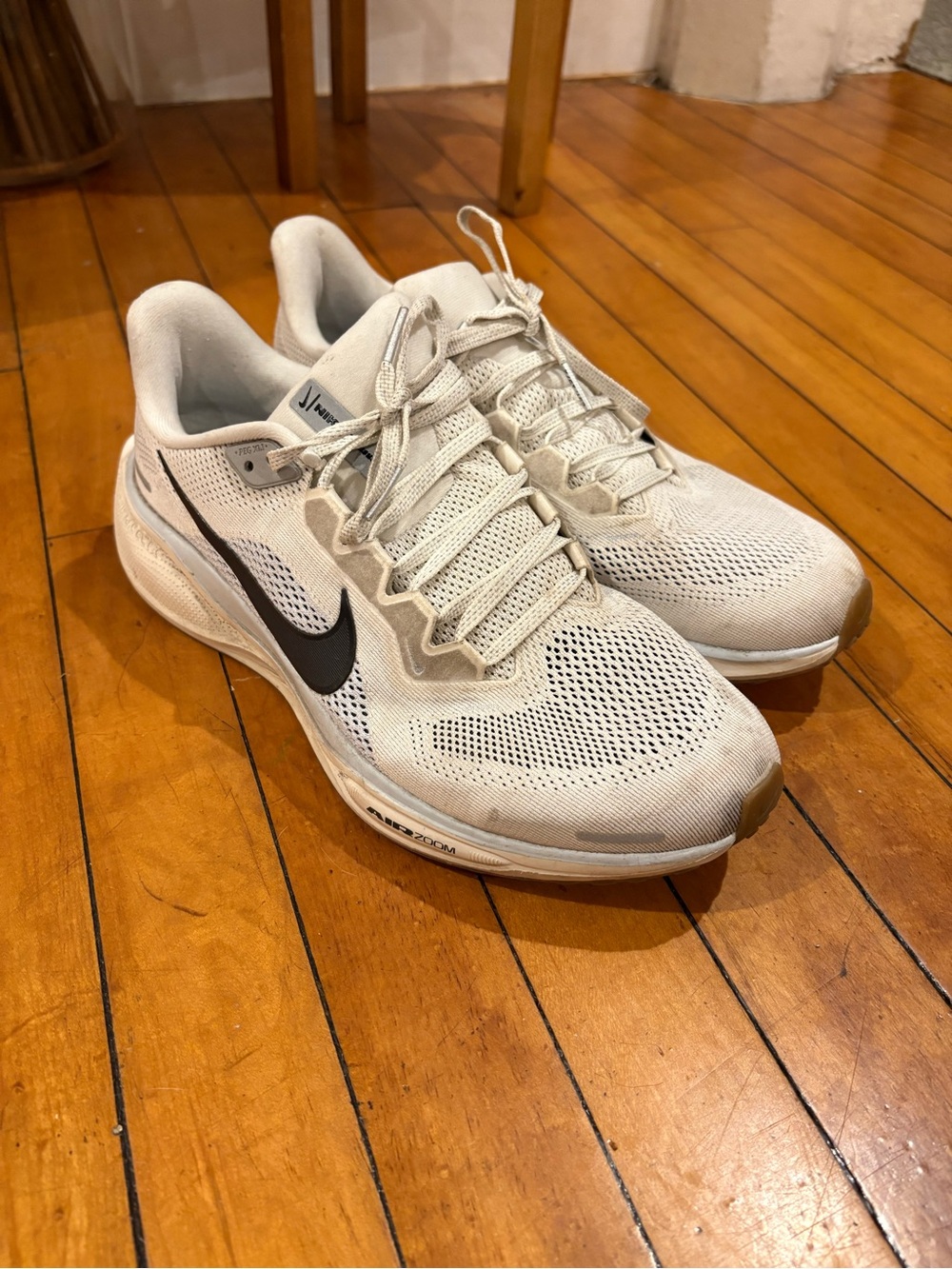 Nike Men's White and Cream Neutrals Pegasus Running Sneakers size 9